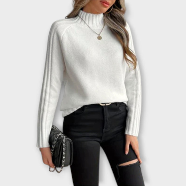 Hannah - Elegante witte trui met hoge kraag
