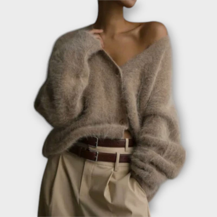Dahlia - Elegante beige cardigan van nepbont