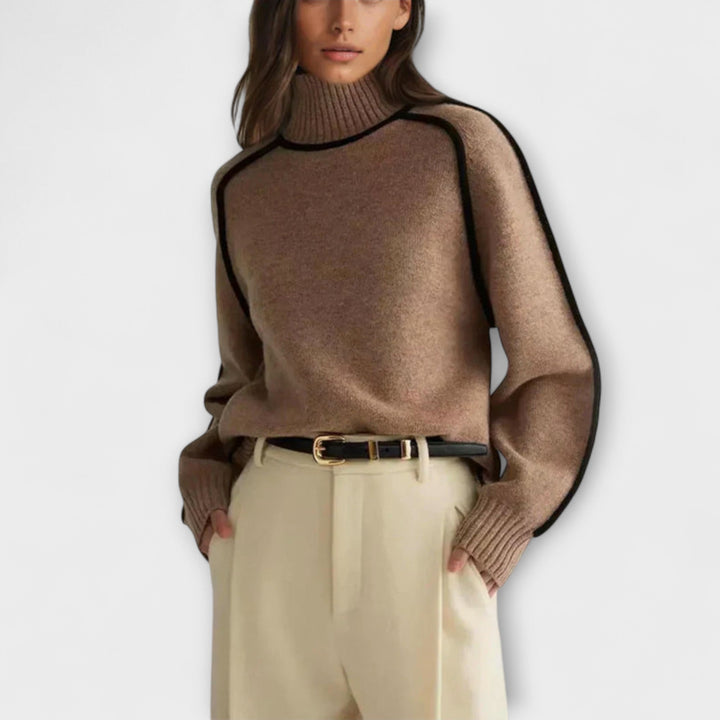 Julia - Bruine trui met hoge kraag